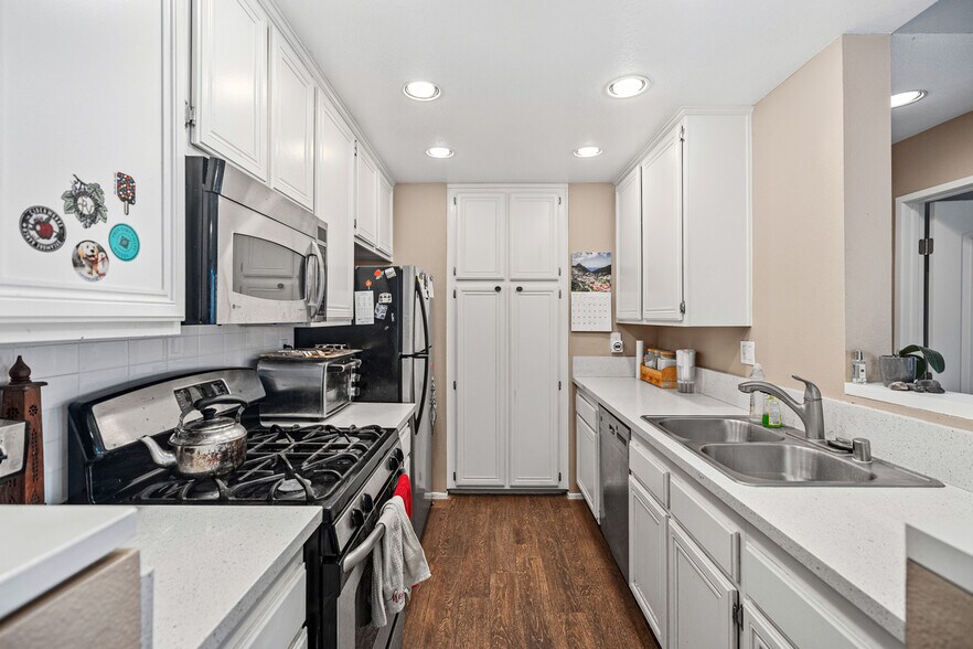 Building Photo - 66 Sandcastle