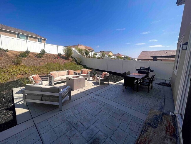 Building Photo - 3062 Flagstaff Dr