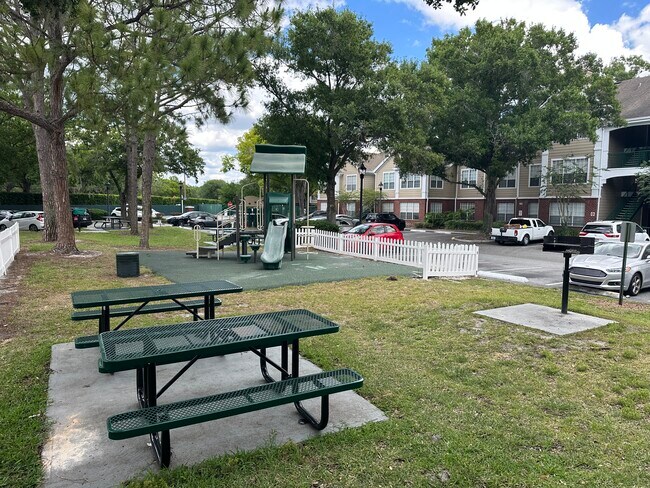 Building Photo - 13015 Plantation Park Cir