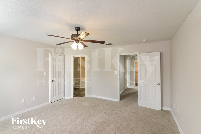 Building Photo - 5858 Blonde Canyon