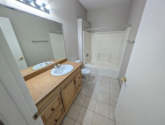 Building Photo - 8250 N Grand Canyon Dr