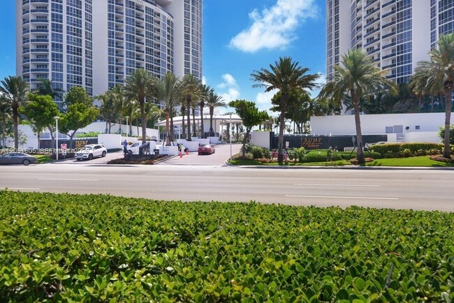 Building Photo - 18201 Collins Ave