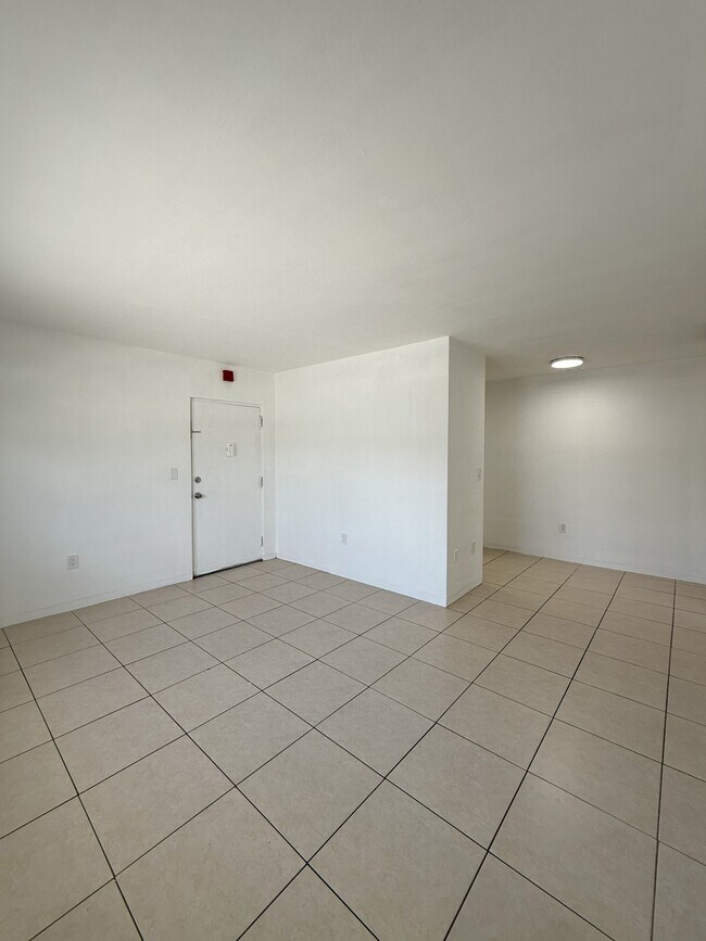 Livingroom - 5165 W Flagler St