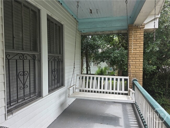 Building Photo - 105 Forrest Ave