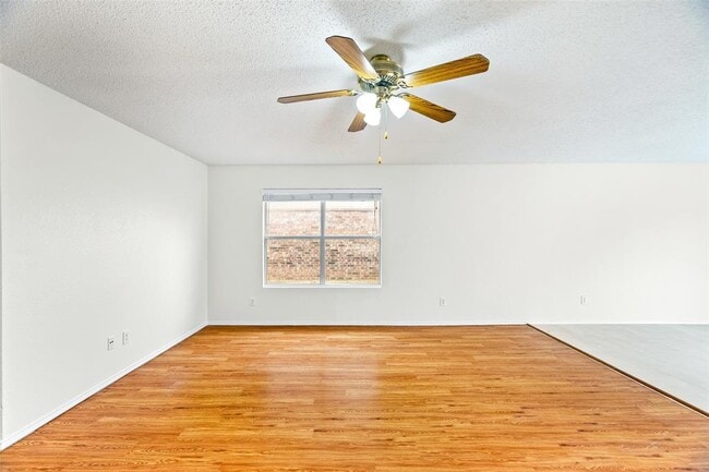 Building Photo - 2149 Franks St