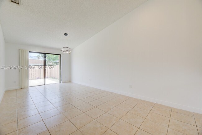 Building Photo - 6707 NW 193rd Ln