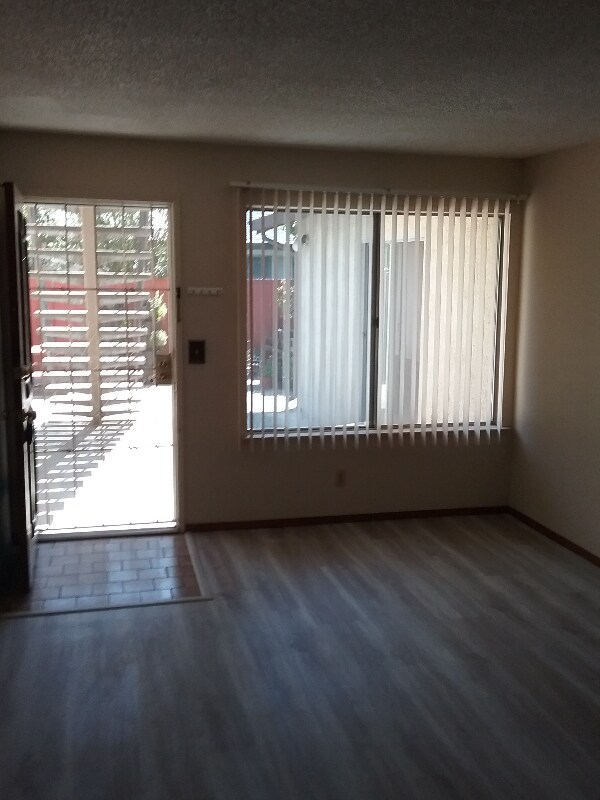 Building Photo - 651 Belladonna Ct