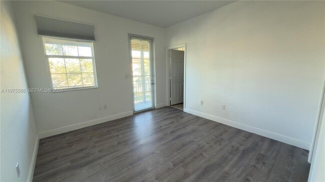 Building Photo - 1522 SW 147th Ter