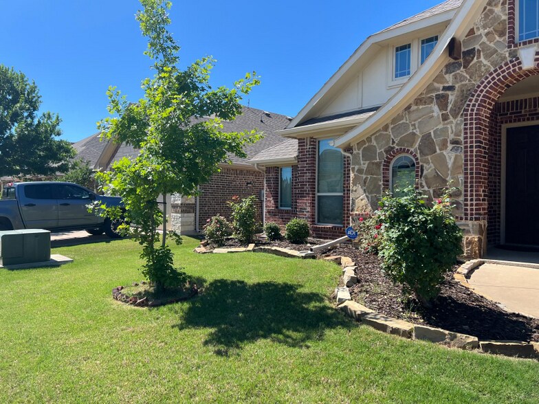 Building Photo - 440 Shirley Dr