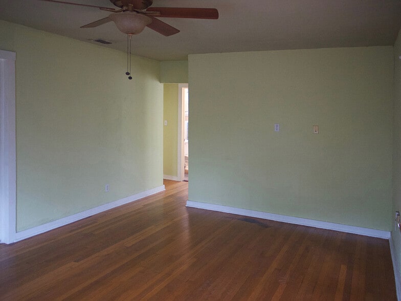 Building Photo - 208 N 8th St