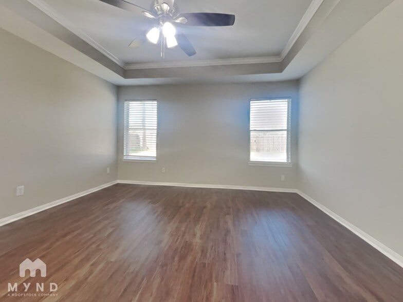 Building Photo - 2131 Crimson Lake Ln