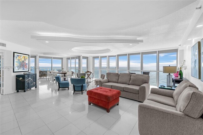 Building Photo - 16485 Collins Ave