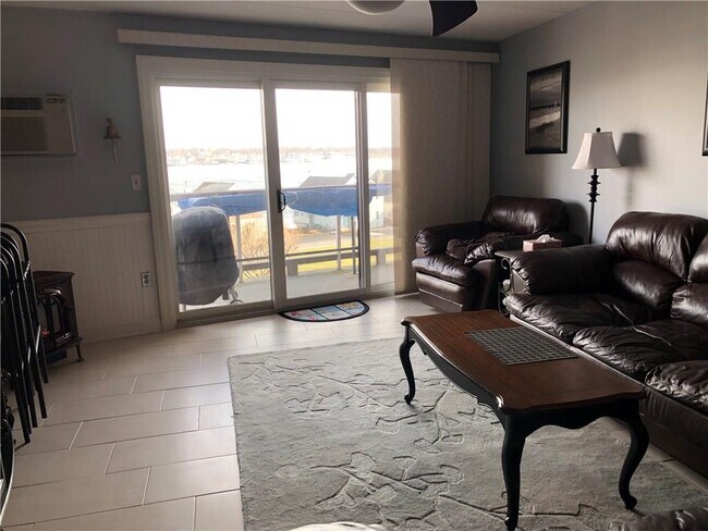 Building Photo - 1316 Capella S