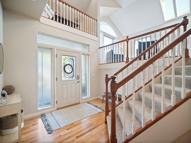 Building Photo - Dream Home At Shelley Lake