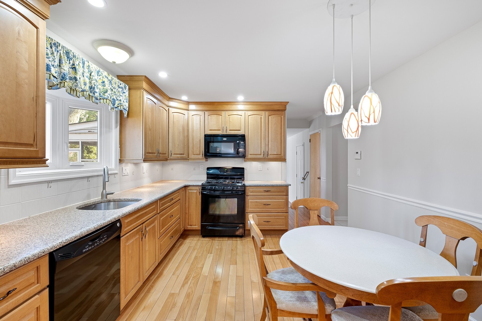 Kitchen - 2409 Sweetbriar Rd