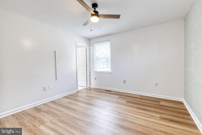 Building Photo - 1577 Loring Ct
