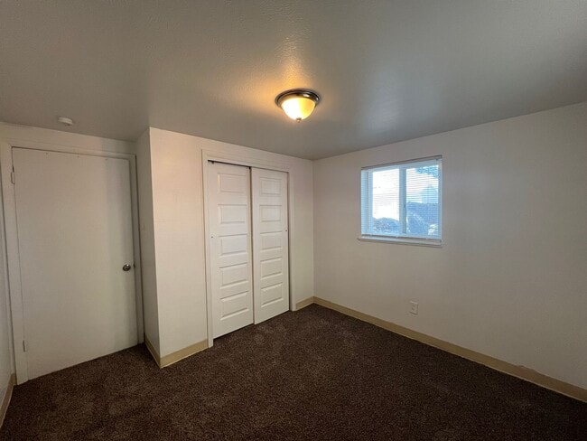 Building Photo - 2 Bedroom 1 Bathroom Westminster Condo