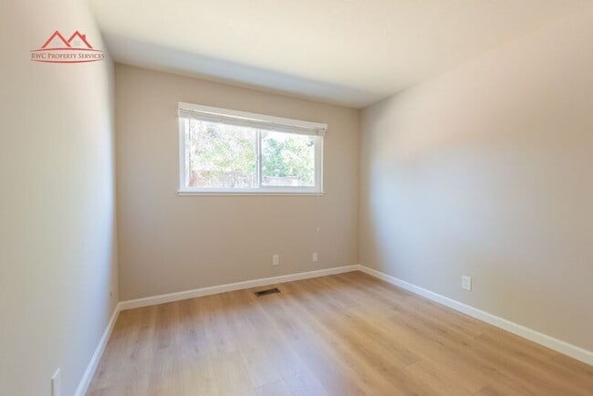 Building Photo - 1377 Spoonbill Way