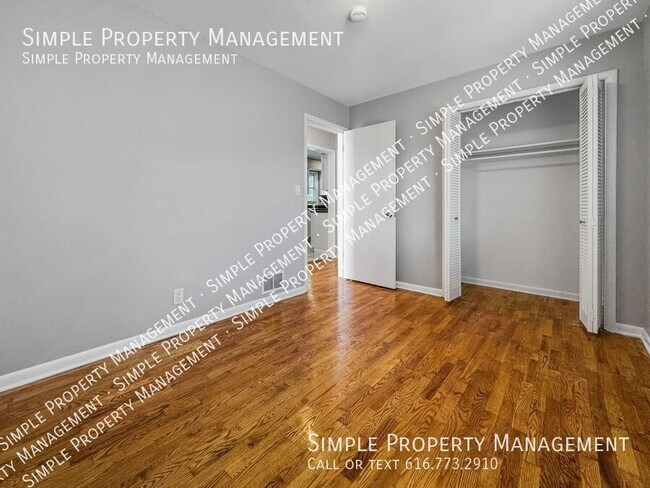 Building Photo - 535 Howard St SE