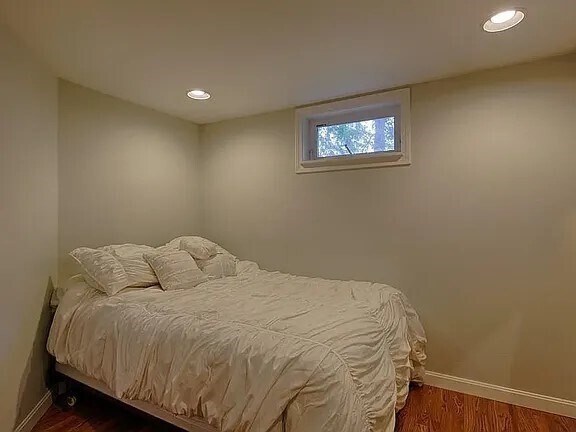 Building Photo - 52 Nightingale Ave