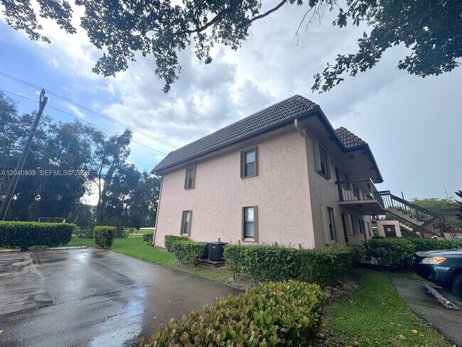 Building Photo - 10325 NW 11th St