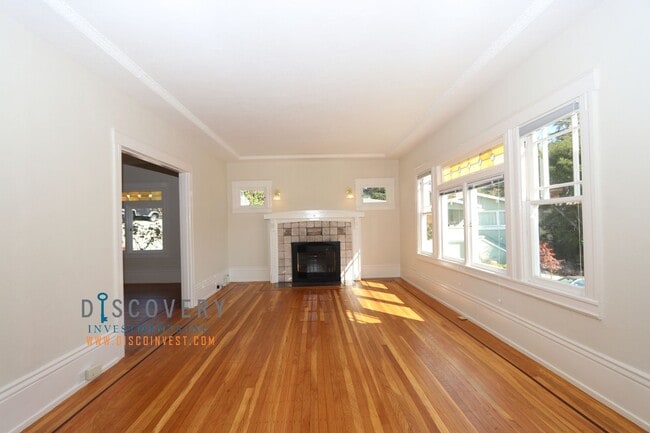 Building Photo - Move in Incentives! Coveted Piedmont Craftsman Home