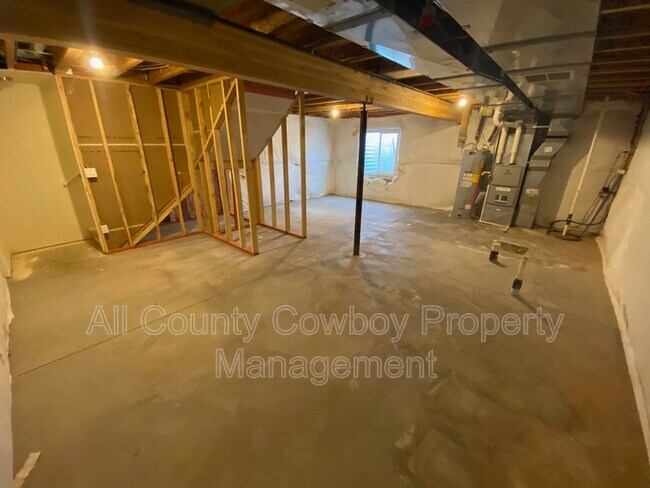 Building Photo - 4041 Little Moon Trail