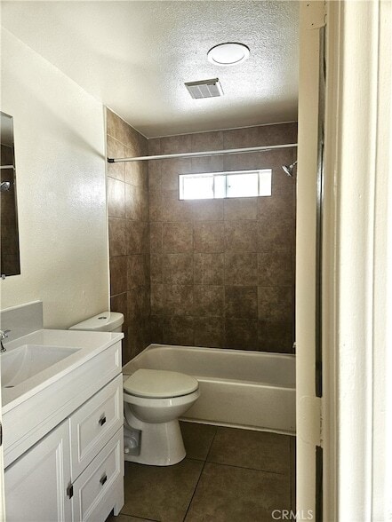 Building Photo - 654 W 21st St