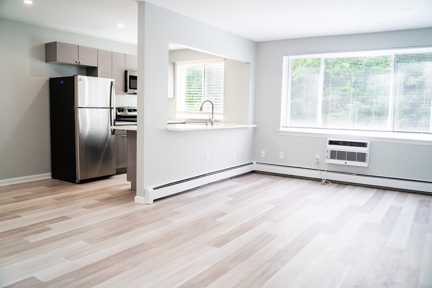 1 Bedroom Living Room - New Country Club Estates