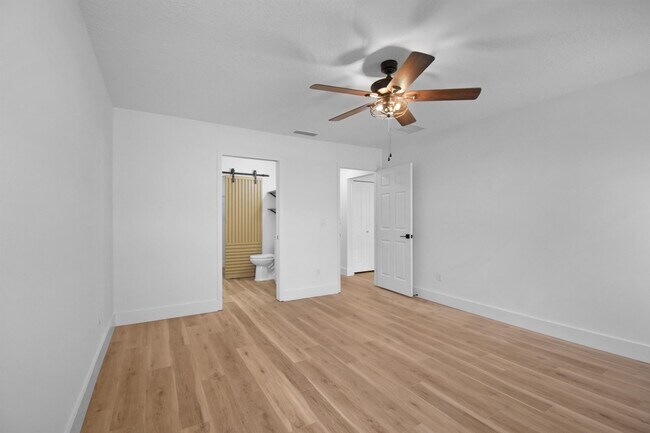 Building Photo - 101 Azalea Rd