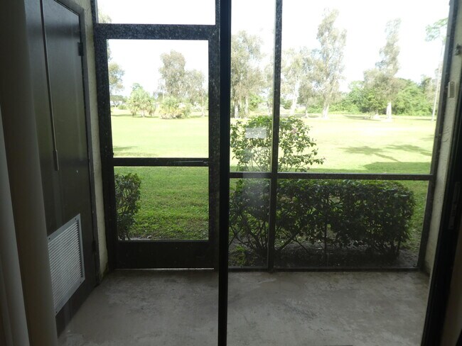 Building Photo - 7149 Golf Colony Ct