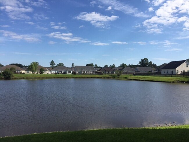 Building Photo - 186 Bristol Way