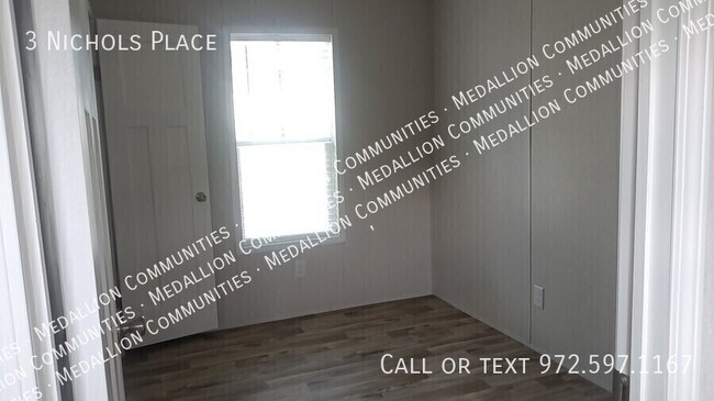 Building Photo - 3 Nichols Pl