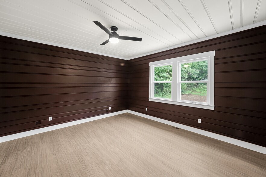 Building Photo - 71 Dreamland Park Dr