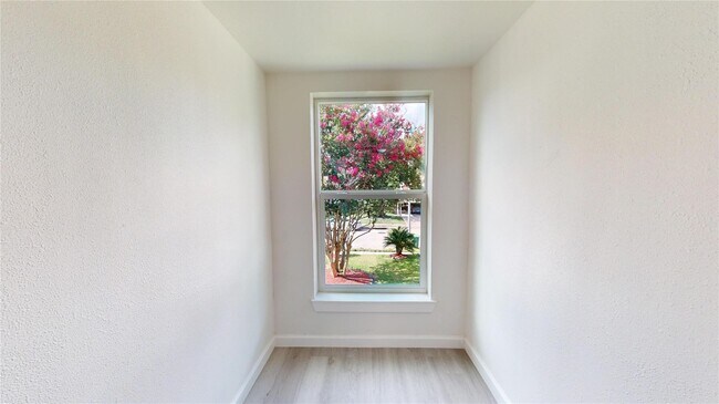 Building Photo - 3806 Cosby St