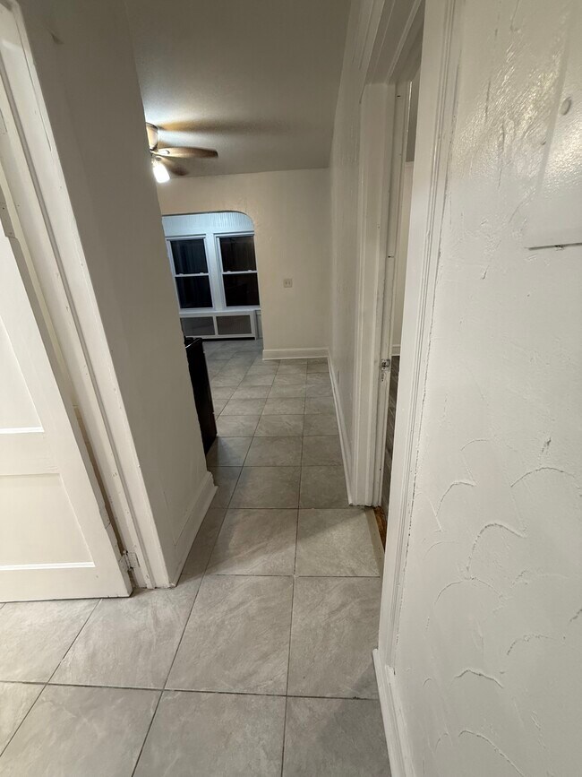 Building Photo - 16 N 7th St