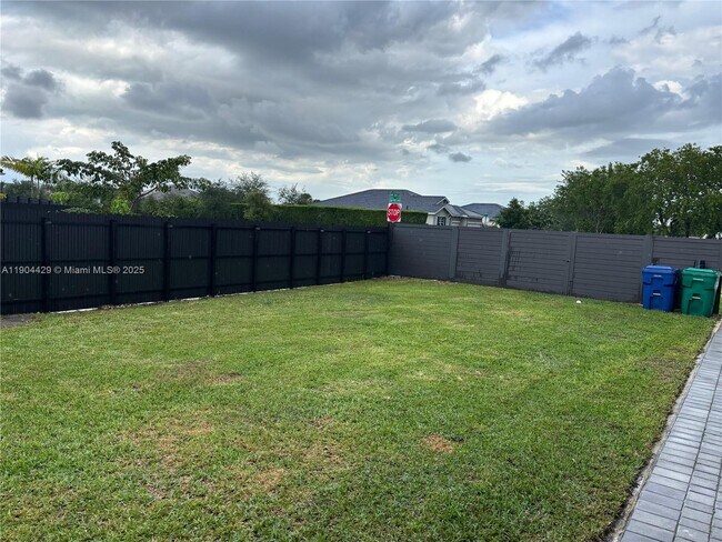 Building Photo - 30806 SW 192nd Ave