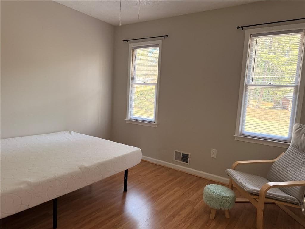 Building Photo - 1424 Shadowbrook Dr