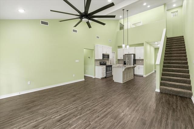 Building Photo - 806 S Newsom St