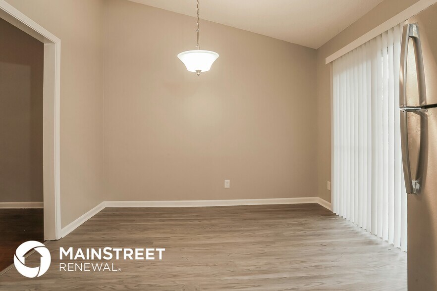 Building Photo - 2453 Crestdale Cir SE