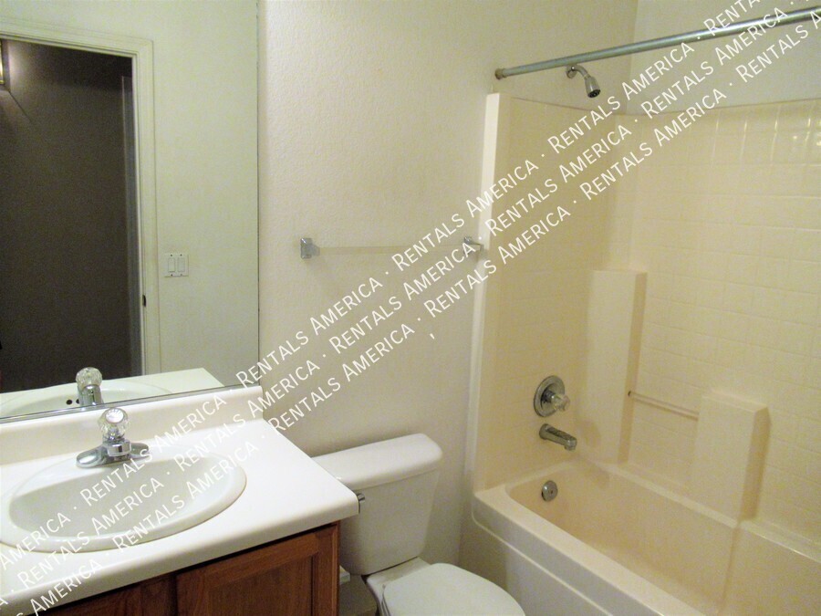 Building Photo - 16557 N 157th Ave