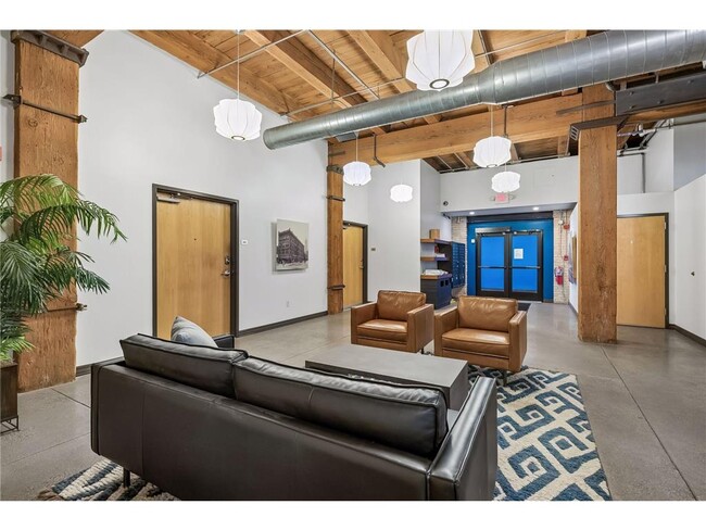 Building Photo - 607 Washington Ave S