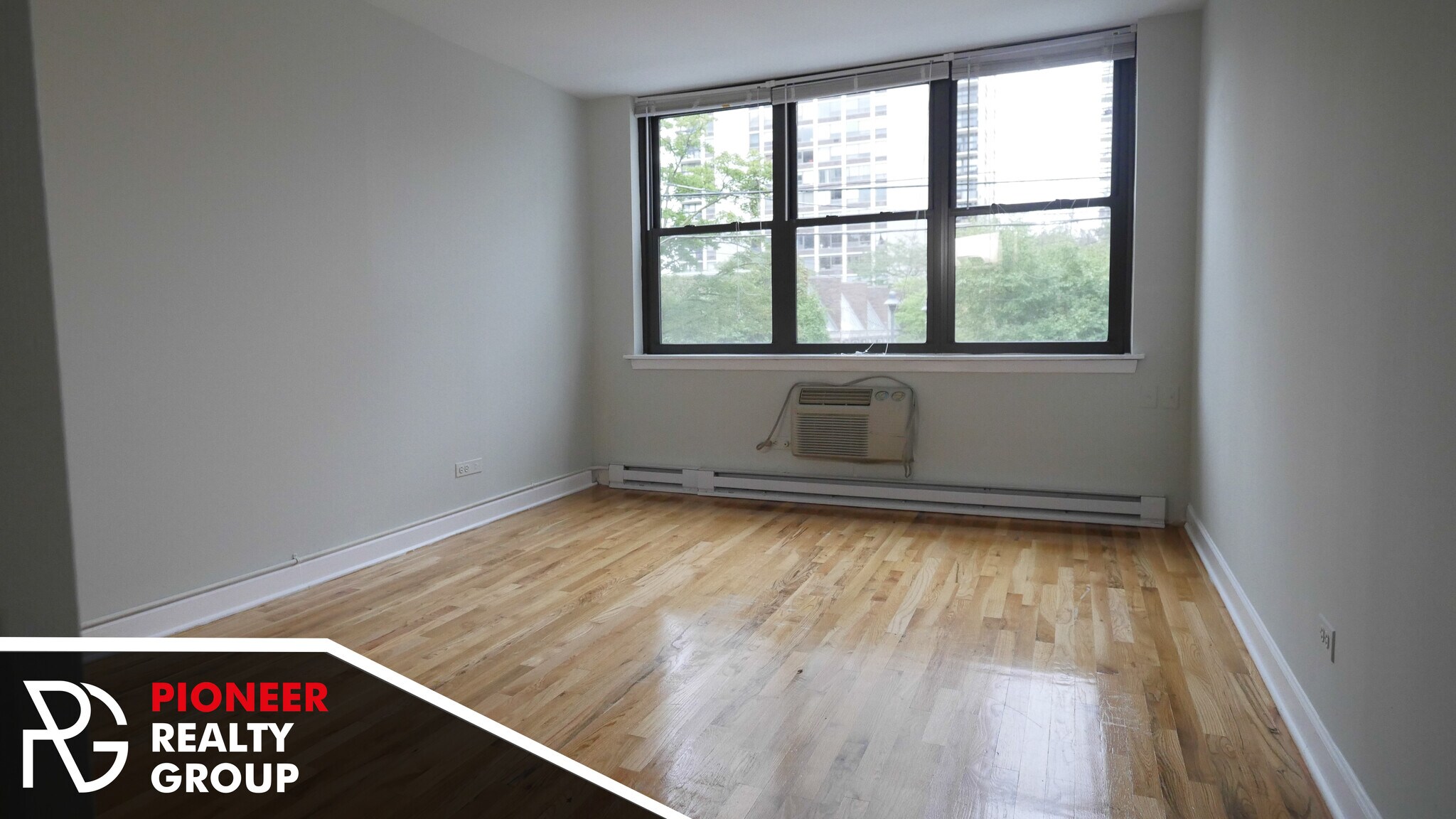 Building Photo - 1443 N Dearborn St