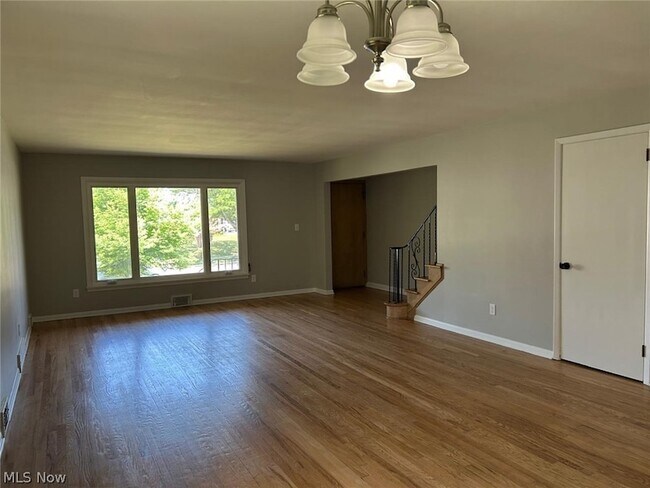 Building Photo - 17914 Chagrin Blvd