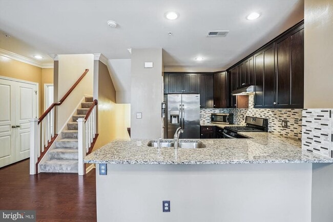 Building Photo - 12789 Lotte Dr