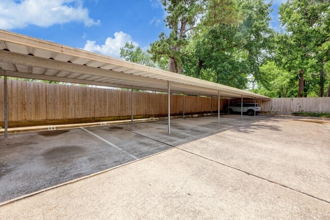 Building Photo - 1311 Antoine Dr