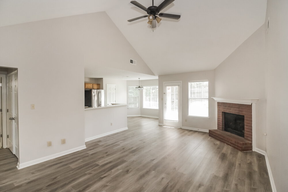 Building Photo - 6987 Country Walk Dr