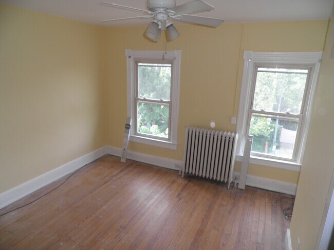 Building Photo - 309 Constitution Ave NE