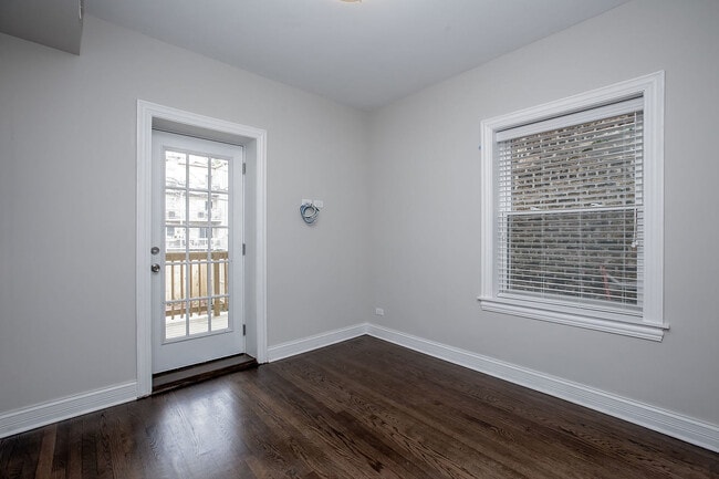 Building Photo - 2648 W Lunt Ave