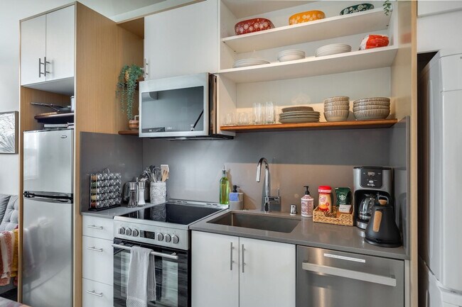 Building Photo - 3843 20th Ave SW